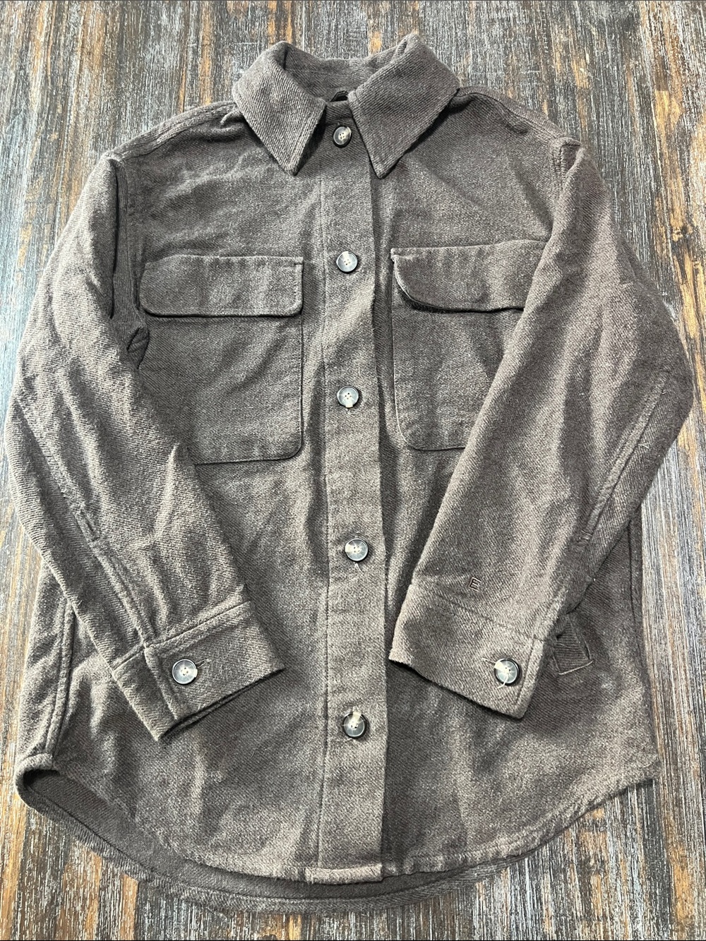 Everlane Men's Chest-Pocket Button Front  Shirt Jacket in Brown